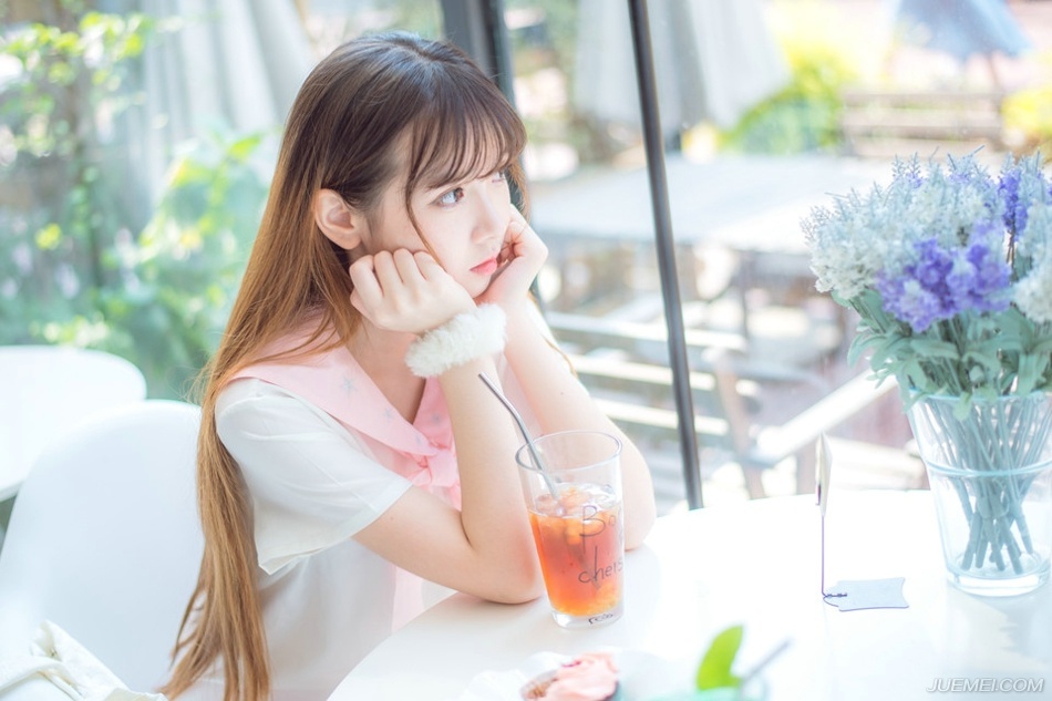 “不可能！”邓贤还未说完，张任已经断然拒绝，他知道邓贤要说什么，但大丈夫有所为有所不为，要他背叛，绝无可能。